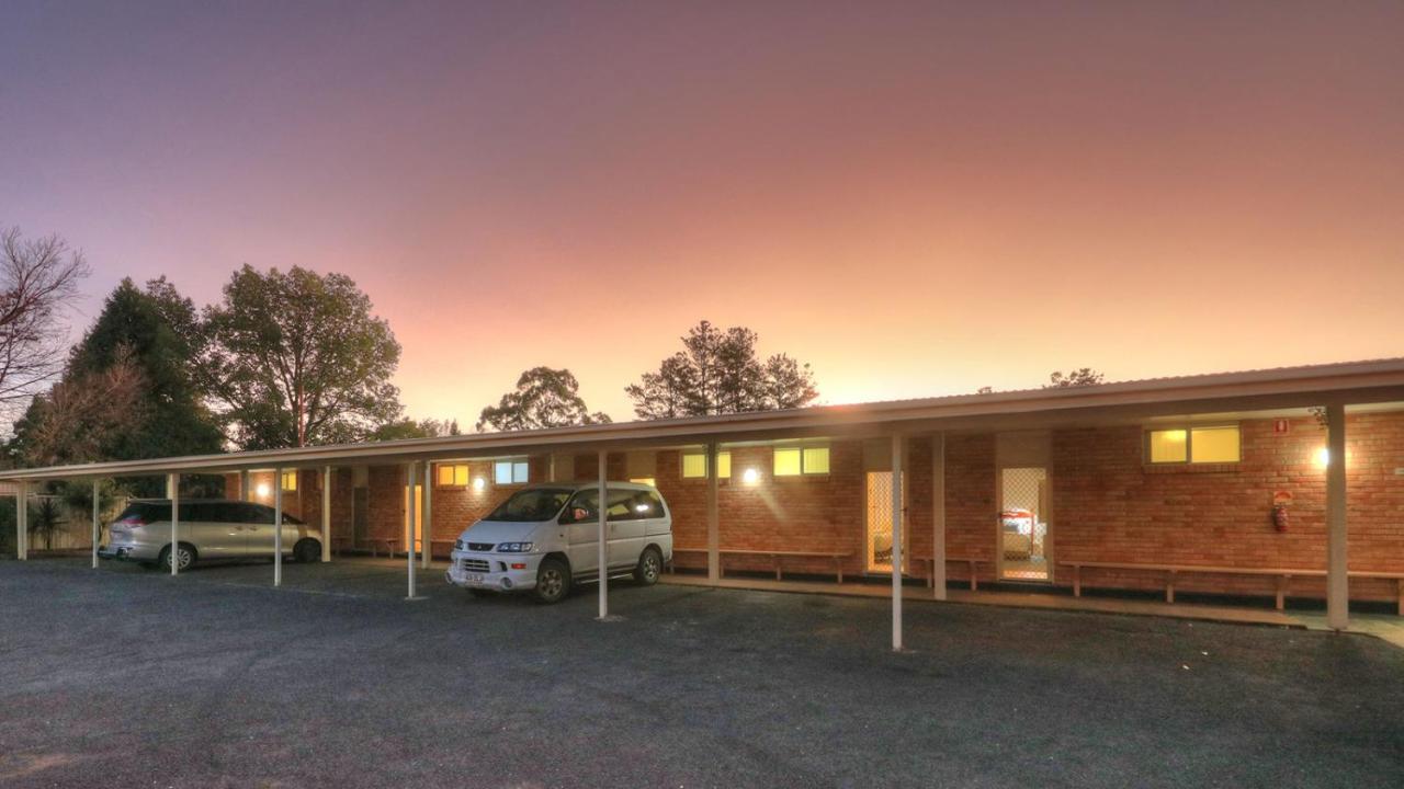 Glen Innes Motel Exterior photo